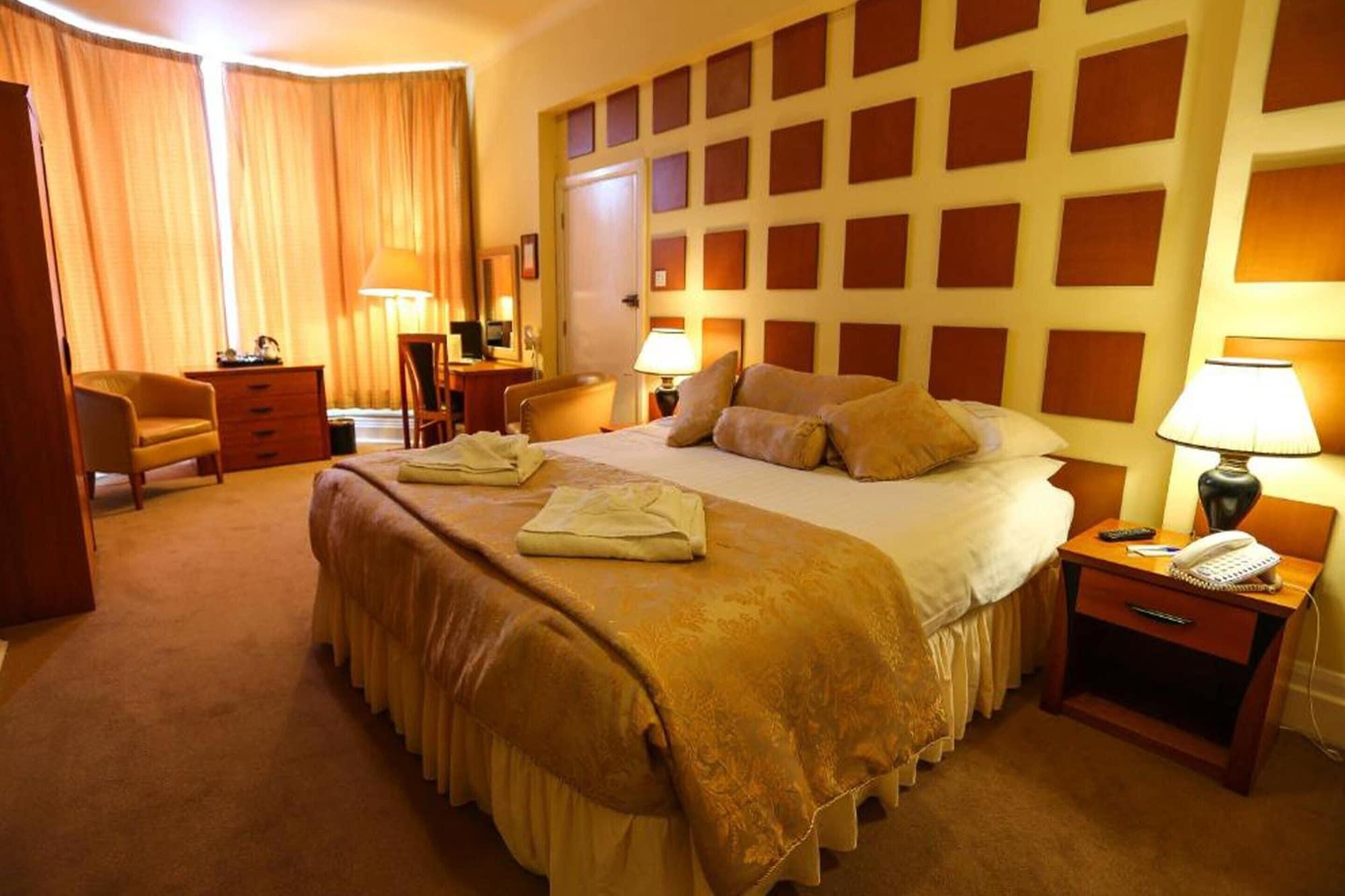 Royal Exeter Hotel Борнмут Экстерьер фото